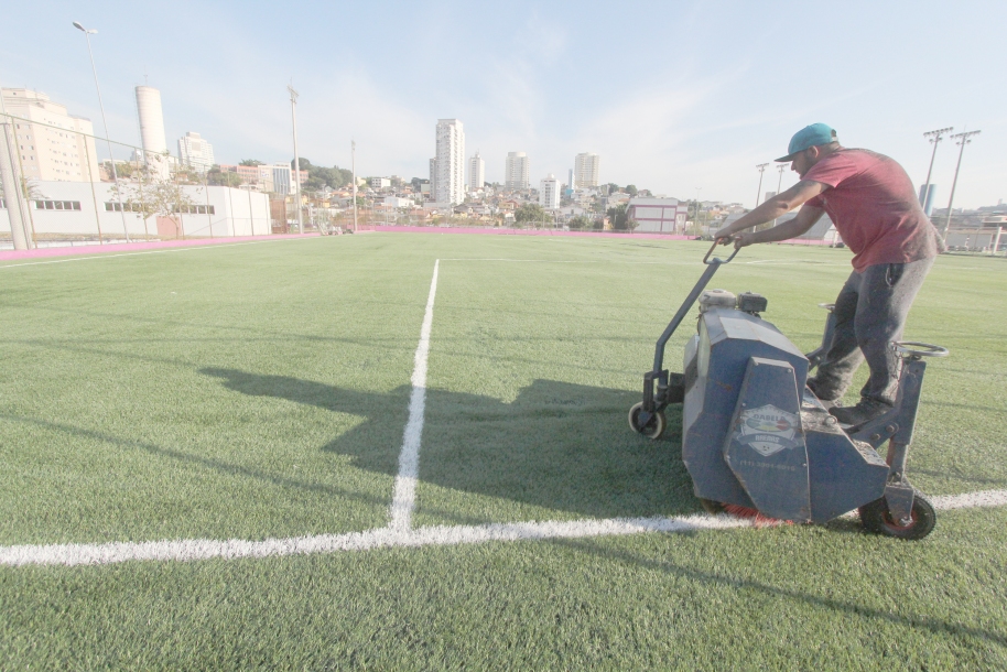 Centros Esportivos recebem obras de reforma, pintura e iluminação
