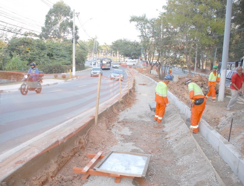 Parnaíba realiza obras de mobilidade no Alphaville 