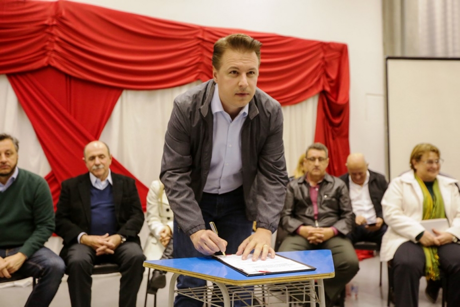 Igor Soares cobra construção de escola estadual Jardim Vitápolis