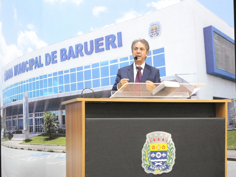 Prefeito Rubens Furlan apresenta balanço das obras aos vereadores