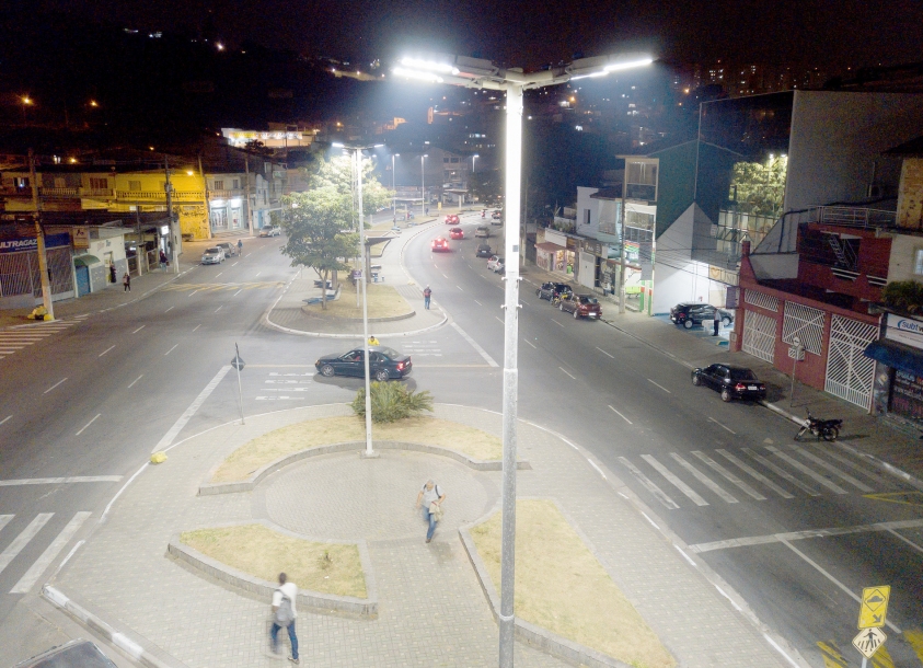 Bairros recebem iluminação pública com lâmpadas de LED
