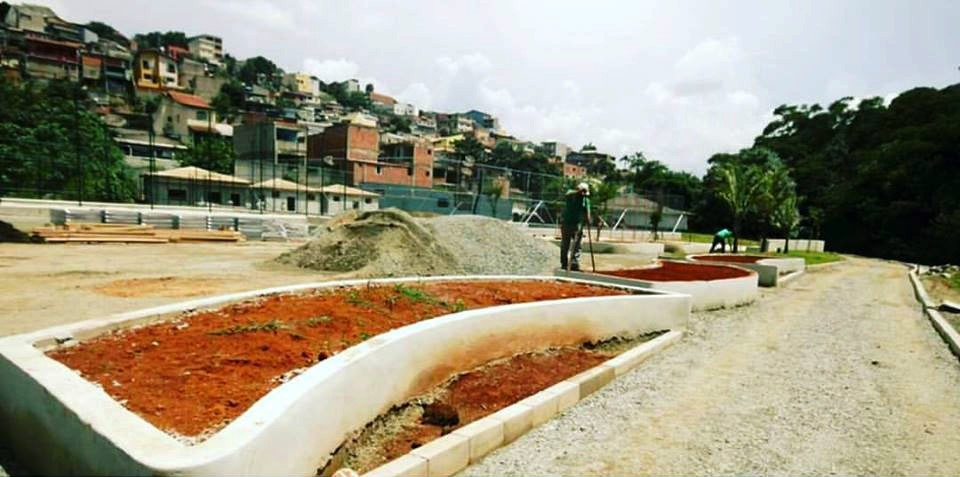 Construção​ da Praça de Esportes do Jardim São Luís em andamento