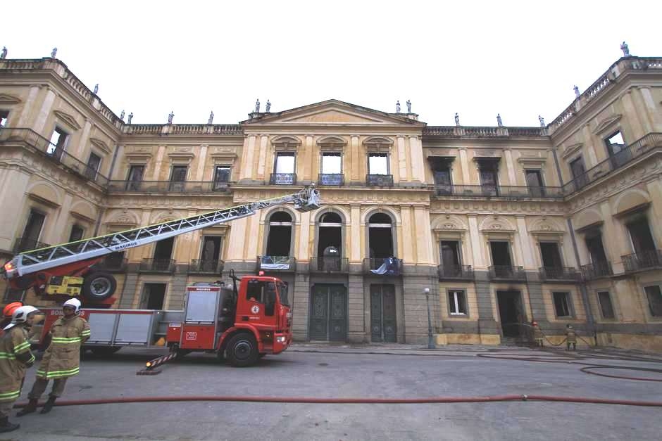 MEC diz que apoiará UFRJ na recuperação do museu