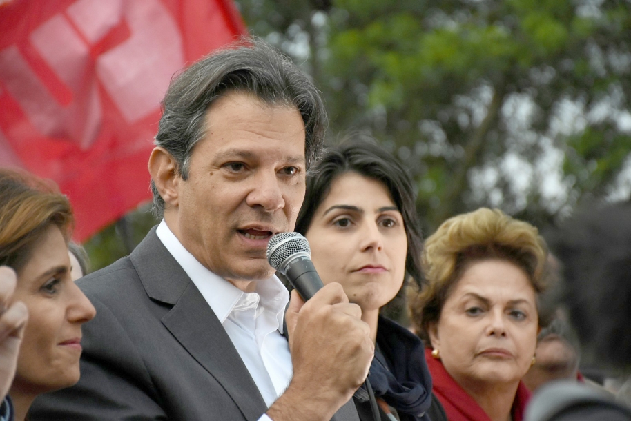 PT anuncia Haddad candidato à Presidência no lugar de Lula 