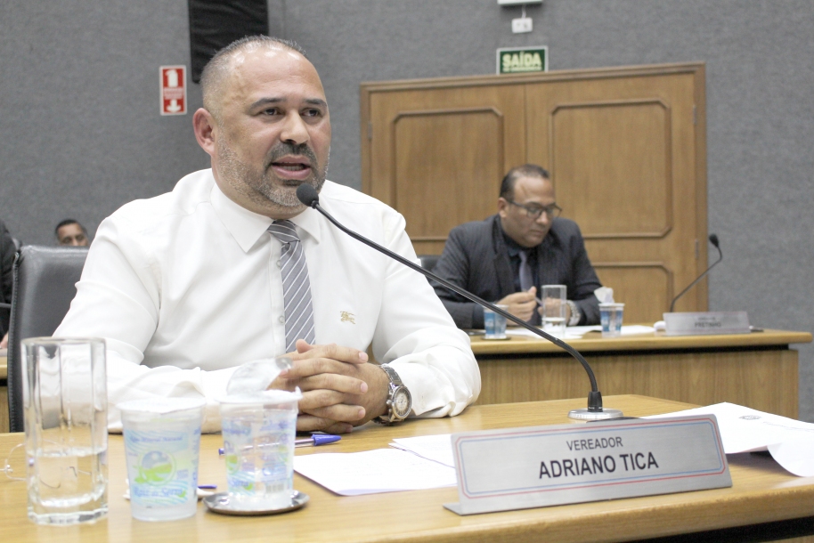 Adriano Tica manifesta moção de repúdio pelo descaso com a saúde 