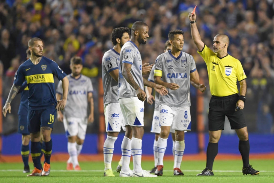 Expulsão de Dedé contra o Boca revolta os jogadores do Cruzeiro