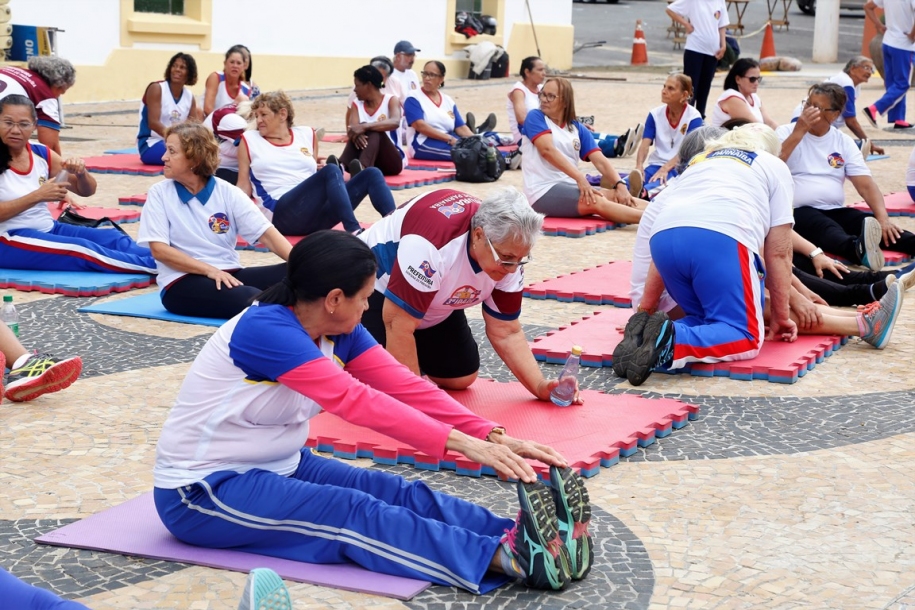 Centro de Convivência do Idoso participa de atividade física 
