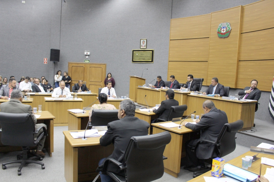 Dalete quer remanejar mais 30% do orçamento municipal