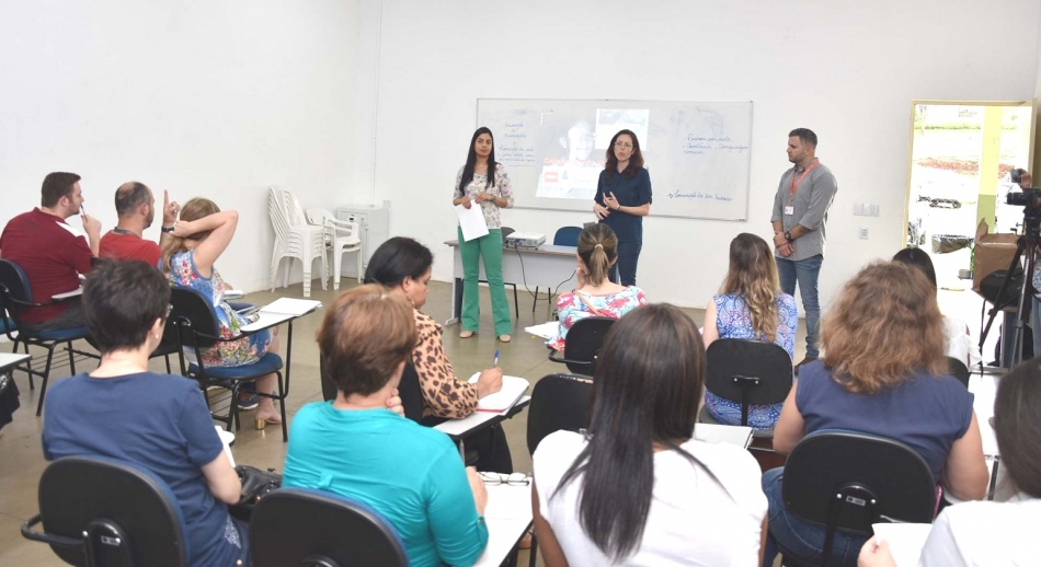 Profissionais da Educação recebem treinamento acuidade visual