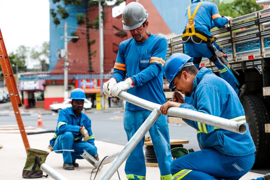 Obras avançam e Rotatória da Cohab ganhará novos semáforos