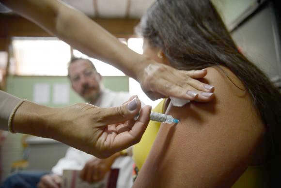 Camex zera impostos para importação de três vacinas