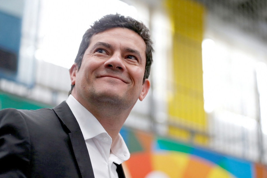 Após reunião com Bolsonaro, Moro é confirmado ministro da Justiça