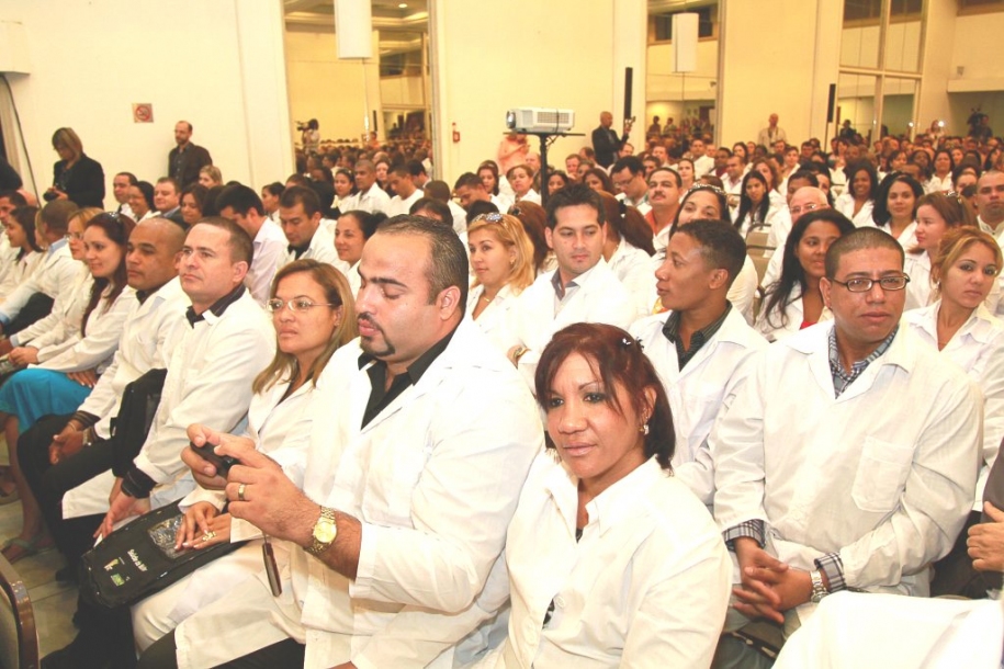 Cuba anuncia retorno de médicos antes do final do ano