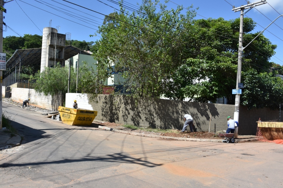 Obras de reforma e manutenção recuperam EMEB Rosa Helena