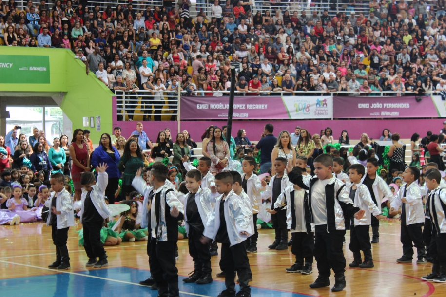 Formaturas das Emeis foram aplaudidas por grande público 