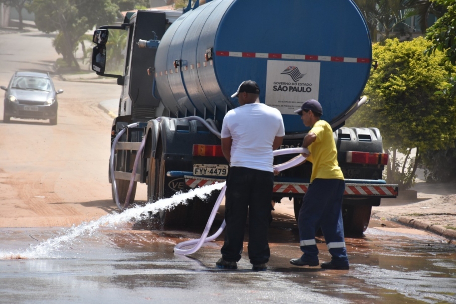 Cajamar realiza limpeza e manutenção de ruas após temporal