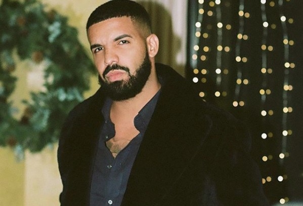 Drake deixa gorjeta generosa para atendentes do McDonald’s