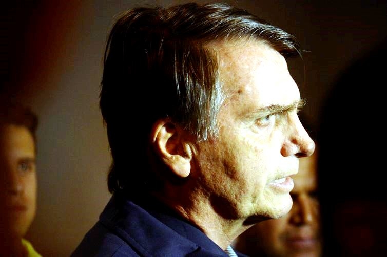 Sigo me recuperando e trabalhando do hospital, diz Bolsonaro