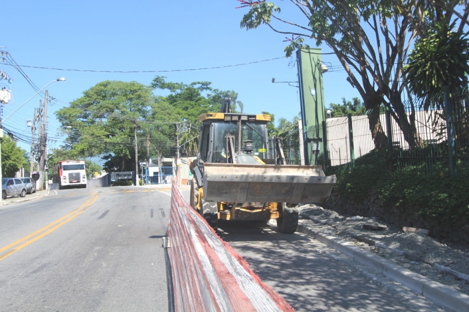 Estrada dos Altos em Barueri tem obras em dois trechos 
