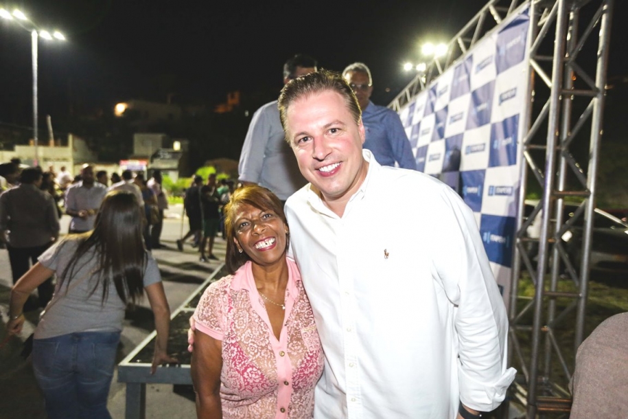 Igor Soares entrega iluminação a LED na Rodovia Engenheiro Renê