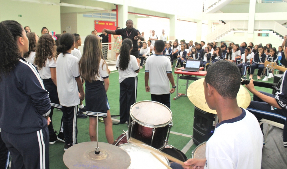 Alunos da escola Gilberto Florêncio criam música para Barueri