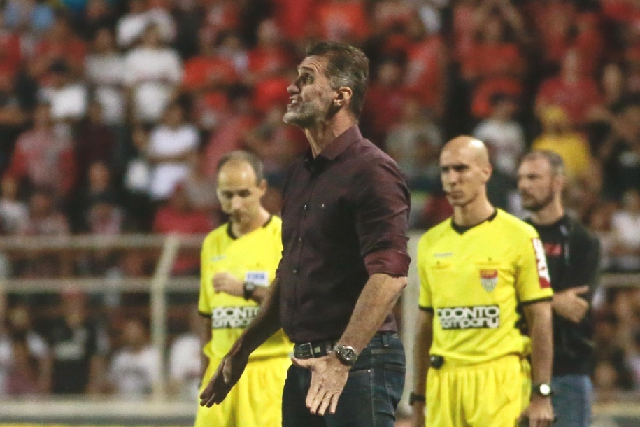 Mancini celebra volta da autoestima ao time do São Paulo
