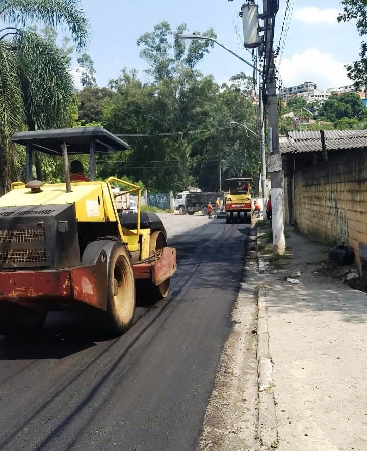 Jardim Isaura e Rancho Alegre recebem obras de pavimentação