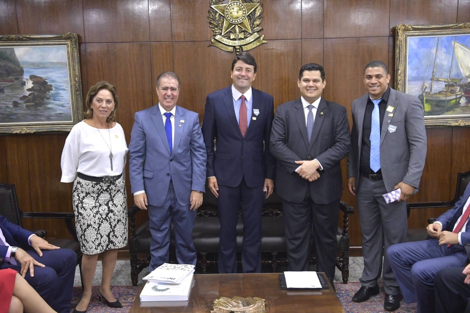 Elvis Cezar se reúne com Davi Alcolumbre no Senado Federal