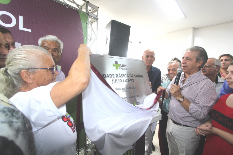 Comunidade do Vale do Sol festeja abertura de sua nova UBS 