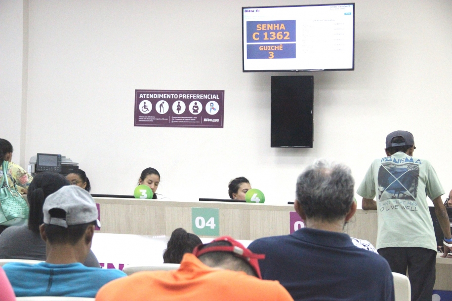 Barueri adere símbolo do autismo em atendimentos prioritários 