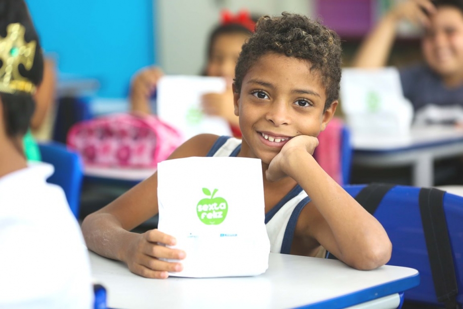 Programa Sexta Feliz completa 1 ano com aprovação de alunos
