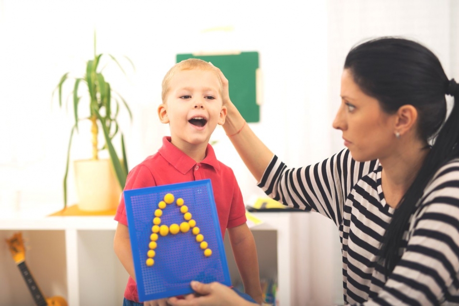 Matrículas de alunos com autismo crescem 33% na rede 