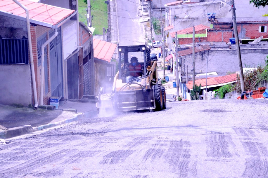 Prefeitura inicia obras de pavimentação no Guaturinho
