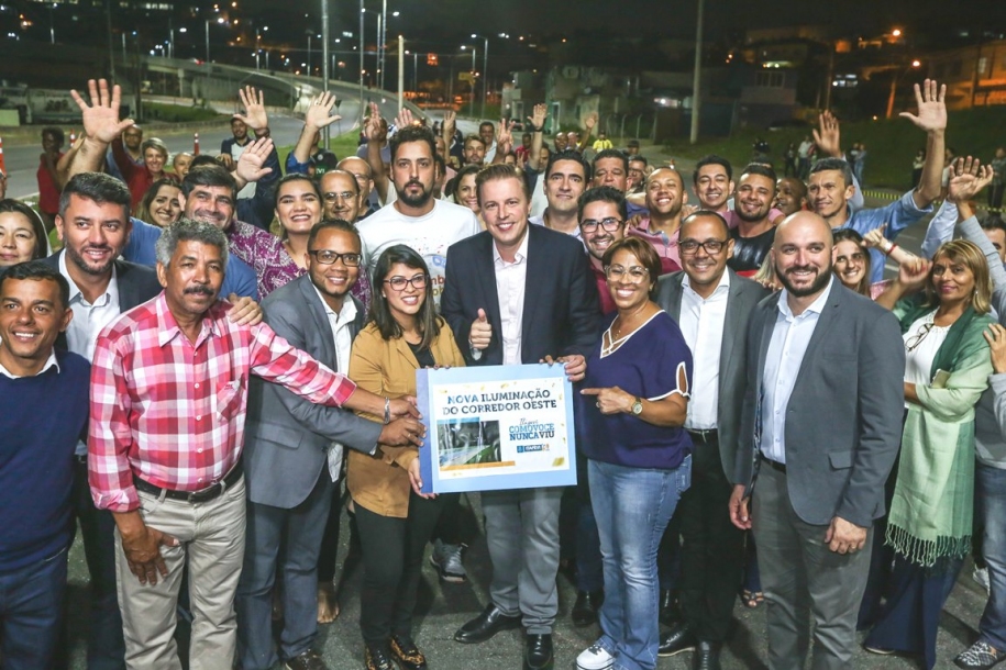 Igor Soares inaugura nova iluminação a LED do Corredor Oeste