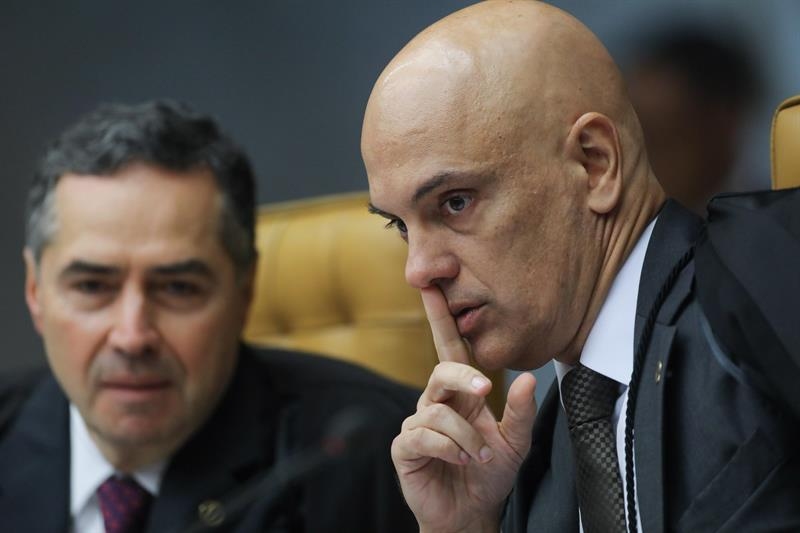 Alexandre de Moraes recua e derruba censura a revista Crusoé