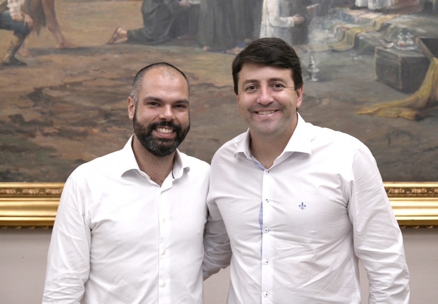 Elvis Cezar passa presidência de Conselho a Bruno Covas