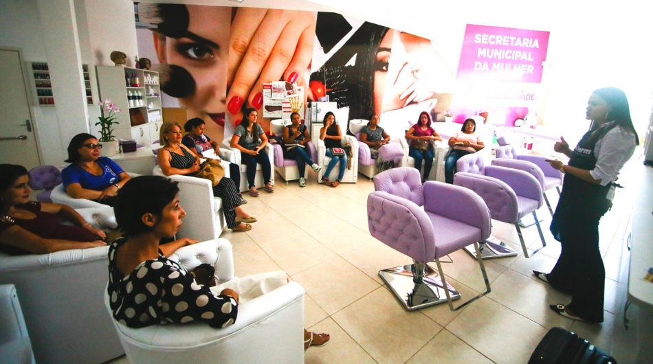 Fundo Social de Parnaíba realiza curso de Nutrição Capilar