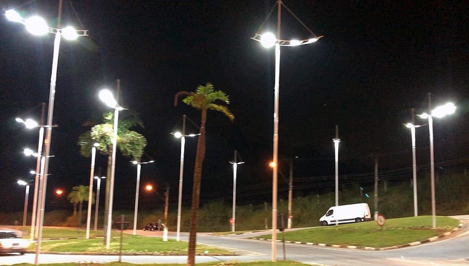 Prefeitura inaugura iluminação no Trevo de Cajamar-Centro