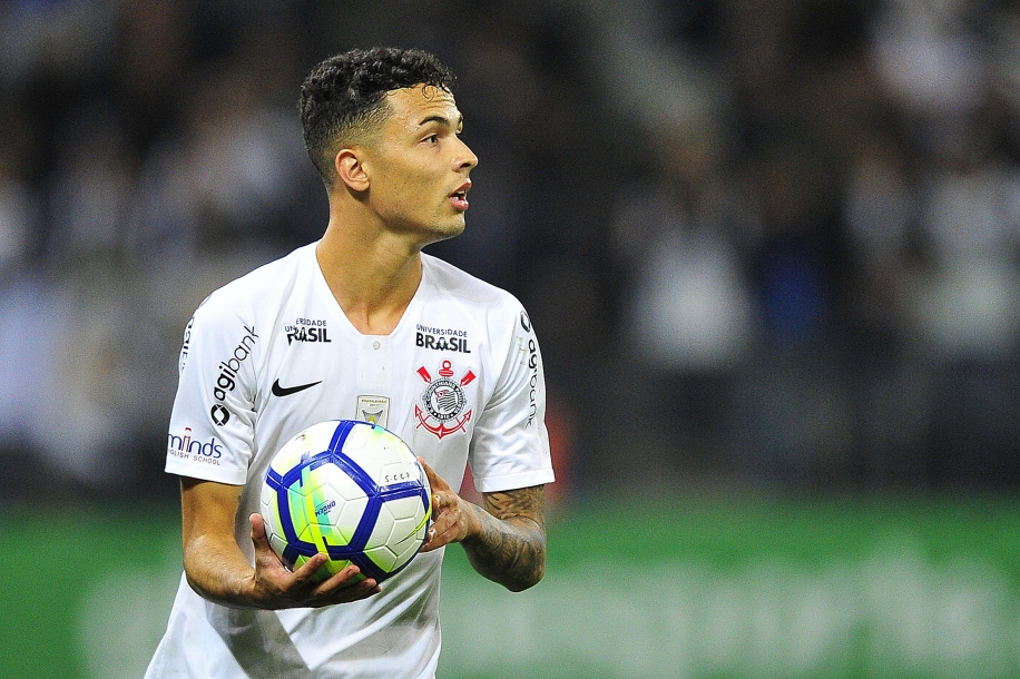 Oeste Barueri acerta com volante Thiaguinho do Corinthians
