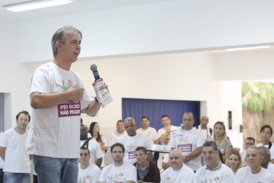 Prefeito Rubens Furlan lidera mutirão de combate a Dengue em Barueri