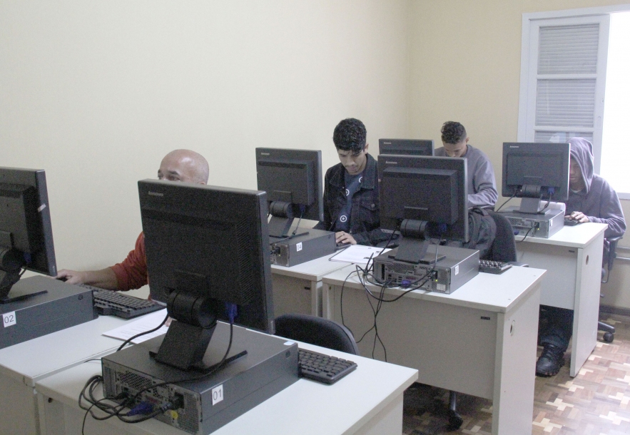 Barueri abre novas vagas para cursos gratuitos de informática