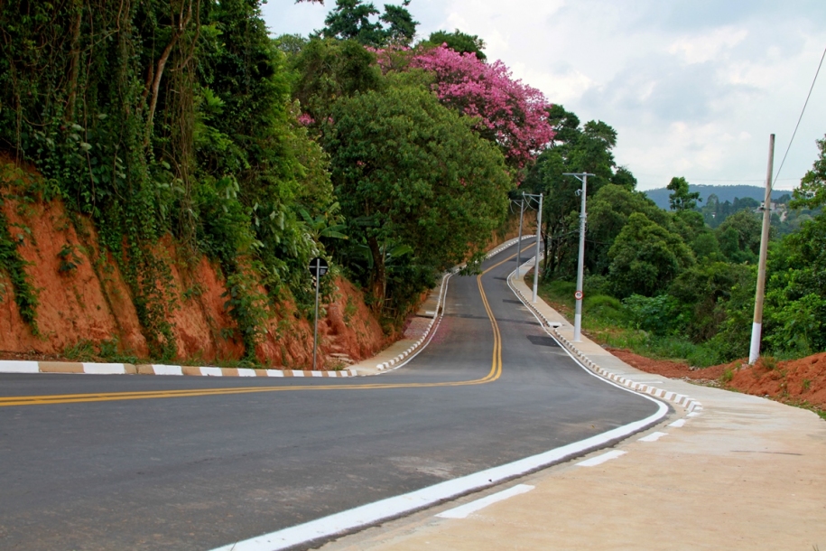 Entrega da Pavimentação na Avenida Brasil já muda a vida dos moradores