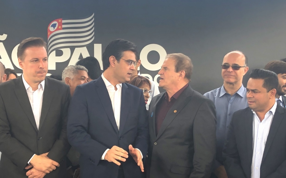 Cezar acompanha Rodrigo Garcia na entrega do novo Detran Itapevi