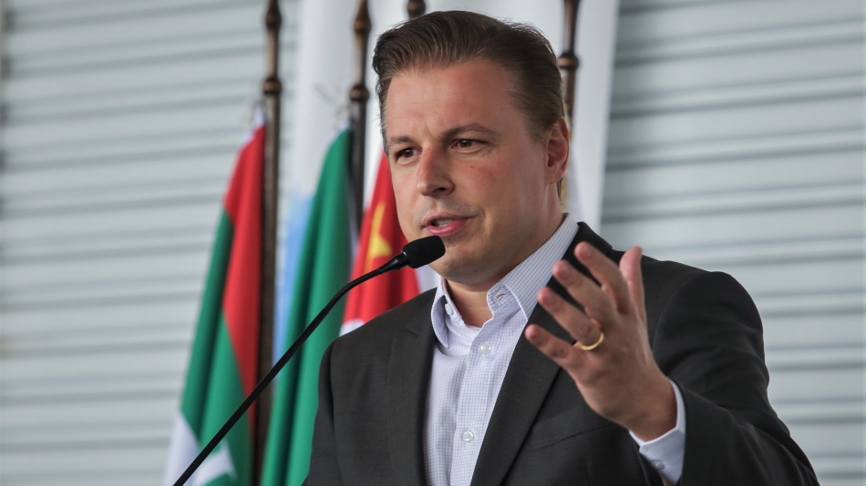 Igor Soares demite médicos e outros servidores por fraude 