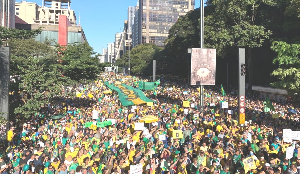 Manifestos pró-Bolsonaro levaram milhões de brasileiros às ruas