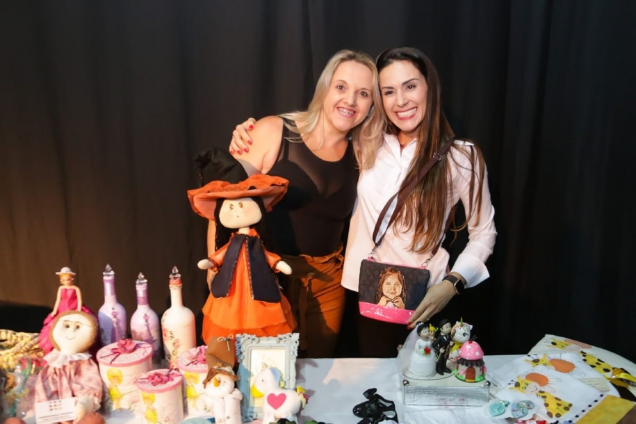 Fundo Social de Cajamar e Secretaria de Cultura recebem artesãos