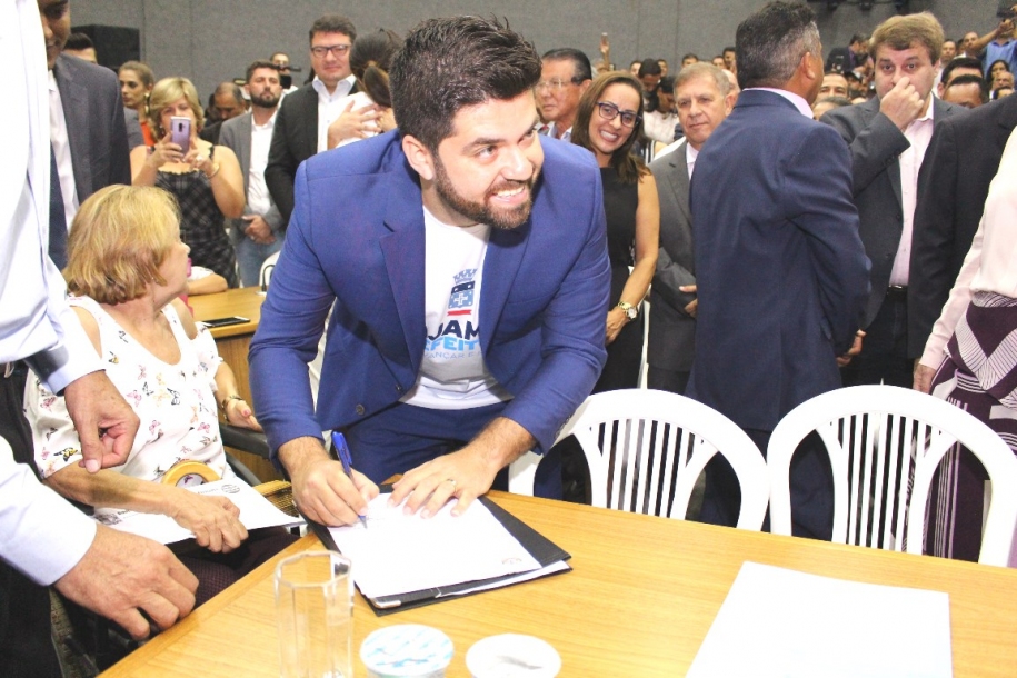 Danilo Joan cancela Concurso para professores de Cajamar