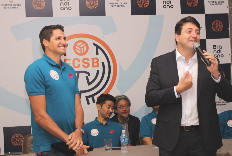 Edmílson funda o FC Sky Brasil para formar atletas em Parnaíba 