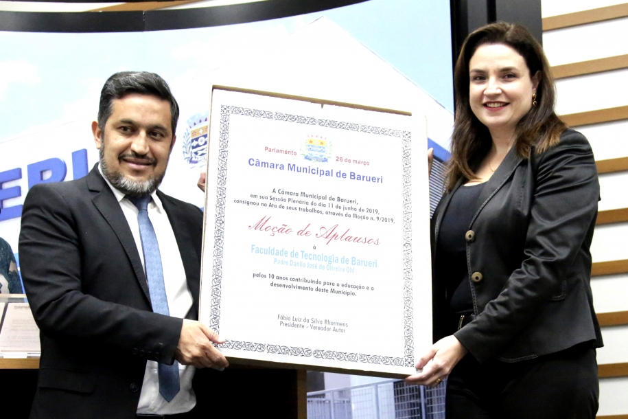 Câmara presta homenagem aos 10 anos da Fatec Barueri