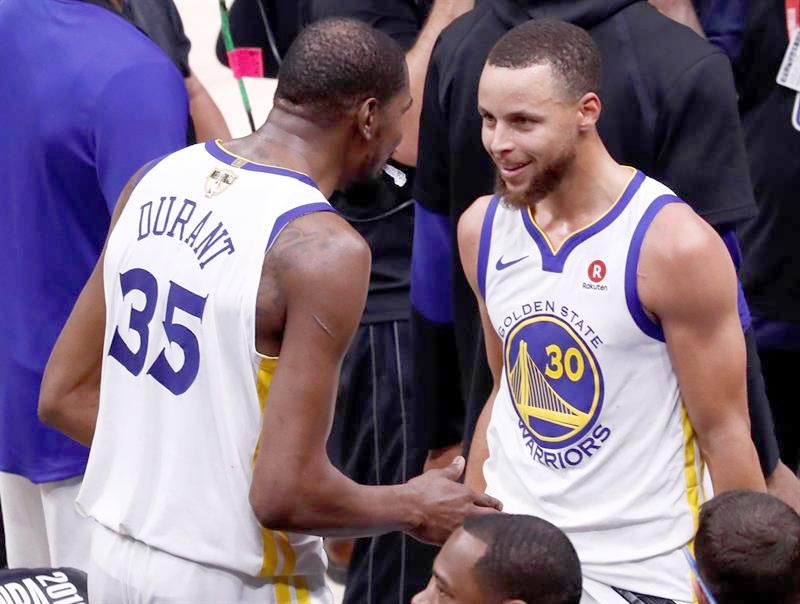 Presidente do Warriors diz que vai aposentar camisa de Durant